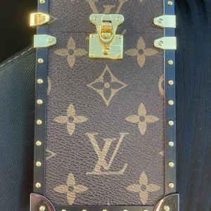 LV trunk phone case